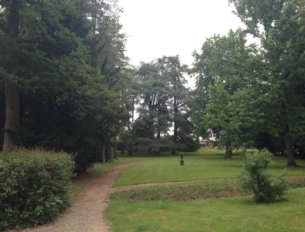 Chateau De Villars Villeneuve-sur-Allier エクステリア 写真