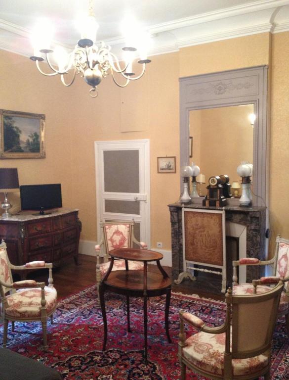 Chateau De Villars Villeneuve-sur-Allier 部屋 写真